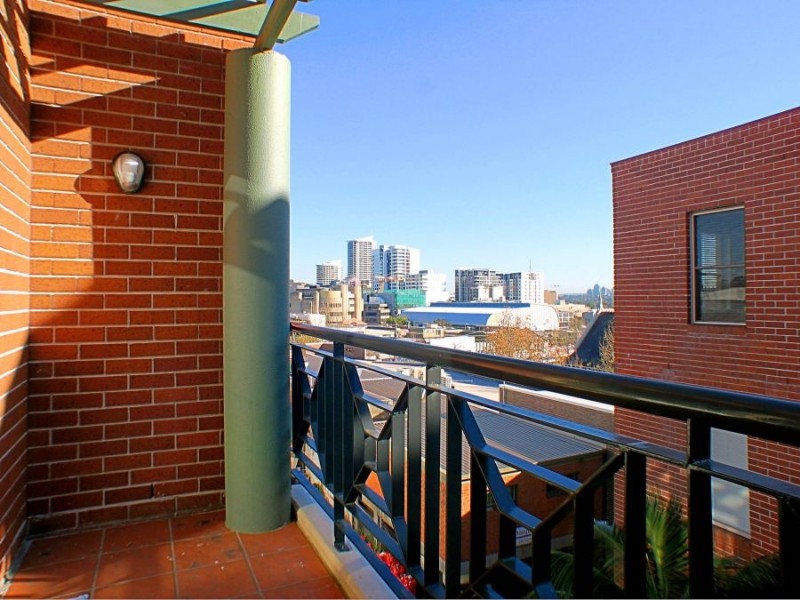 52/13 Ernest Street, Crows Nest NSW 2065
