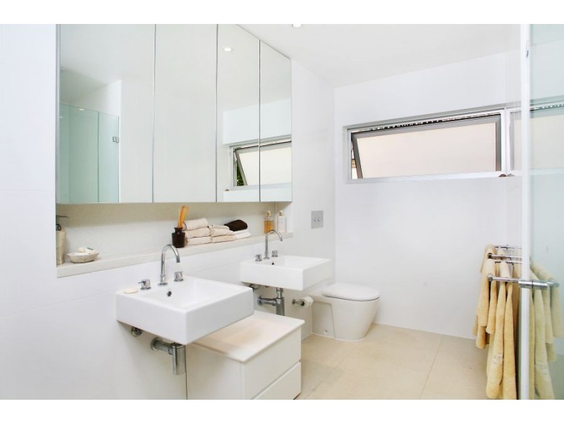 2/70 Bradleys Head Road, Mosman NSW 2088