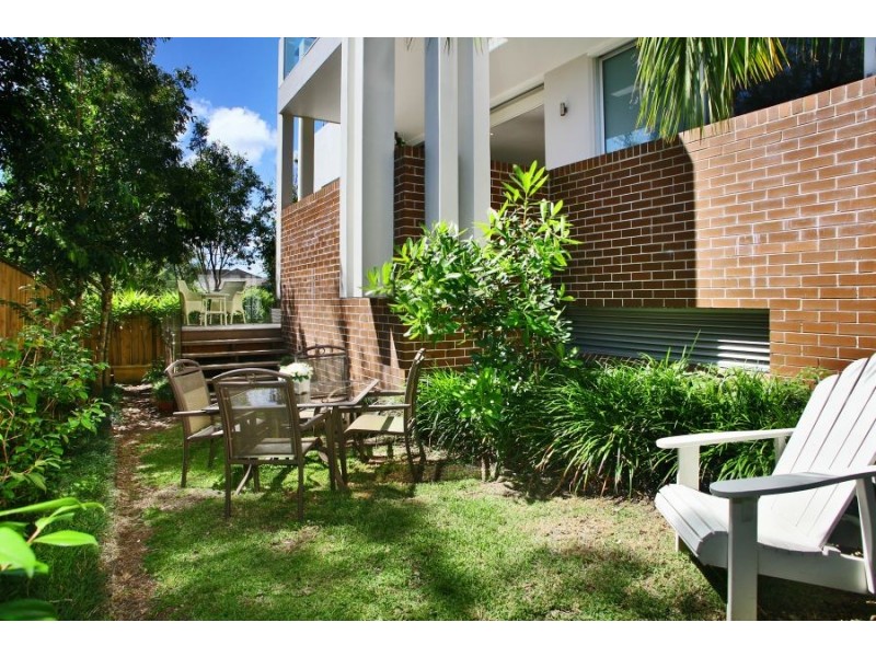 2/70 Bradleys Head Road, Mosman NSW 2088