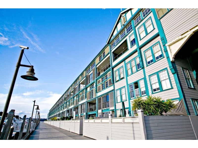 213 Finger Wharf, 6 Cowper Wharf Road, Woolloomooloo NSW 2011