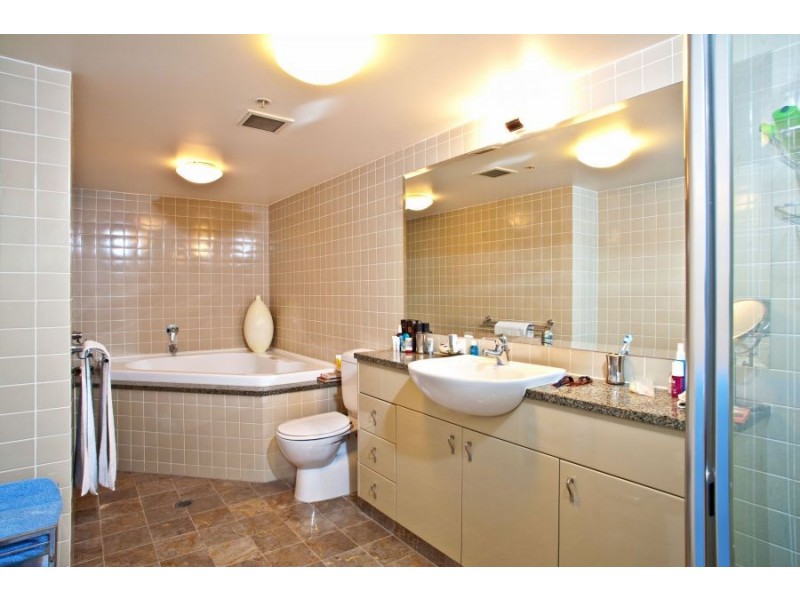 213 Finger Wharf, 6 Cowper Wharf Road, Woolloomooloo NSW 2011