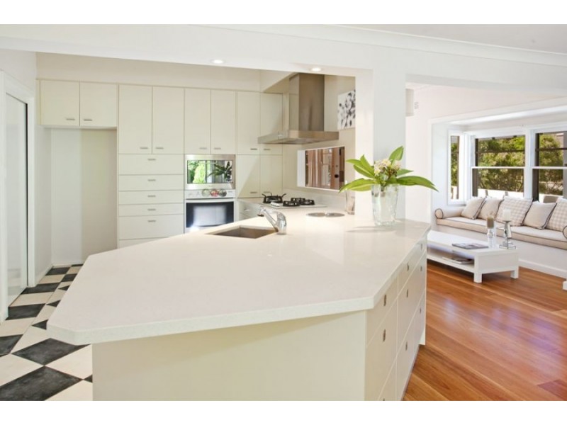 1 Lakeside Crescent, North Manly NSW 2100