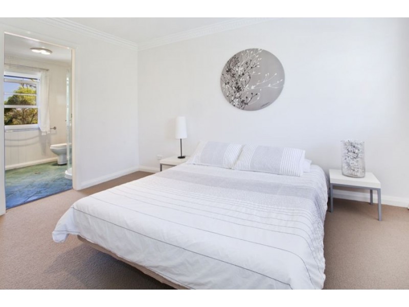 1 Lakeside Crescent, North Manly NSW 2100