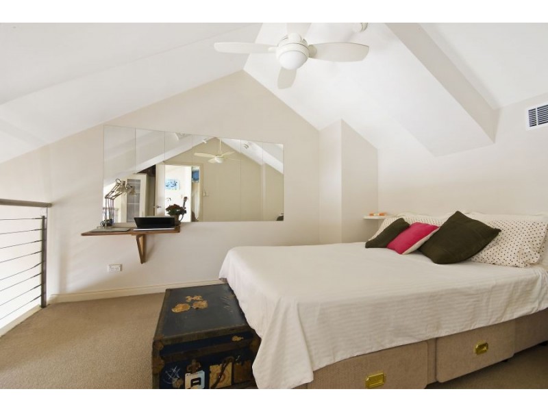 552/6 Cowper Wharf rd, Woolloomooloo NSW 2011