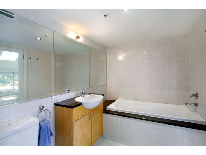 517/6 Cowper Wharf Road, Woolloomooloo NSW 2011