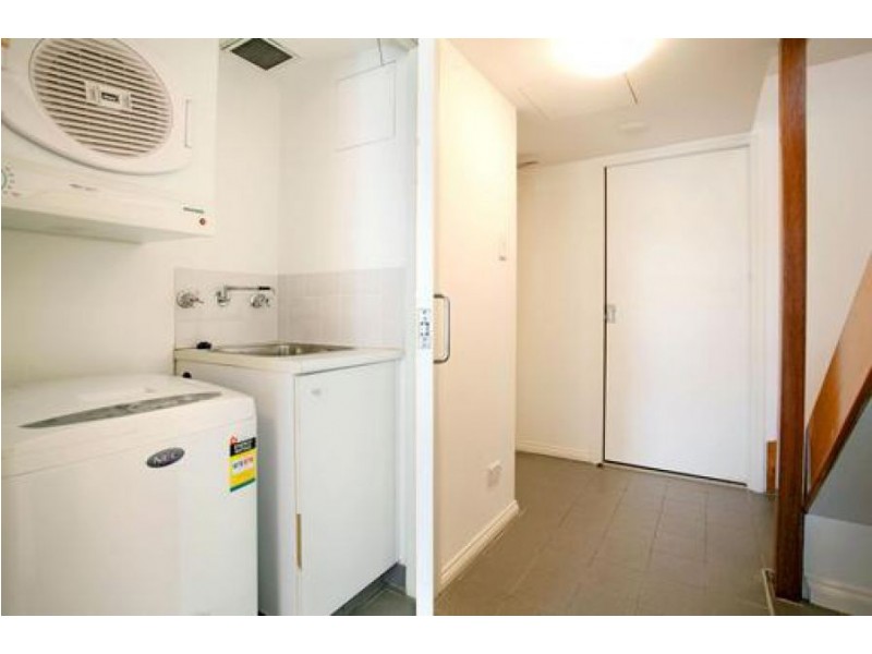 571/6 Cowper Wharf Road, Woolloomooloo NSW 2011