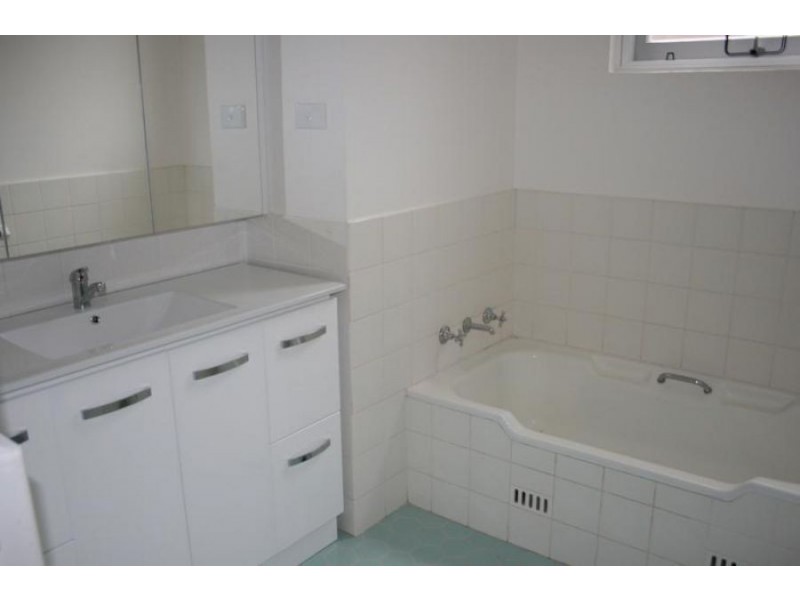 2/2 Morven Gardens Lane, Greenwich NSW 2065