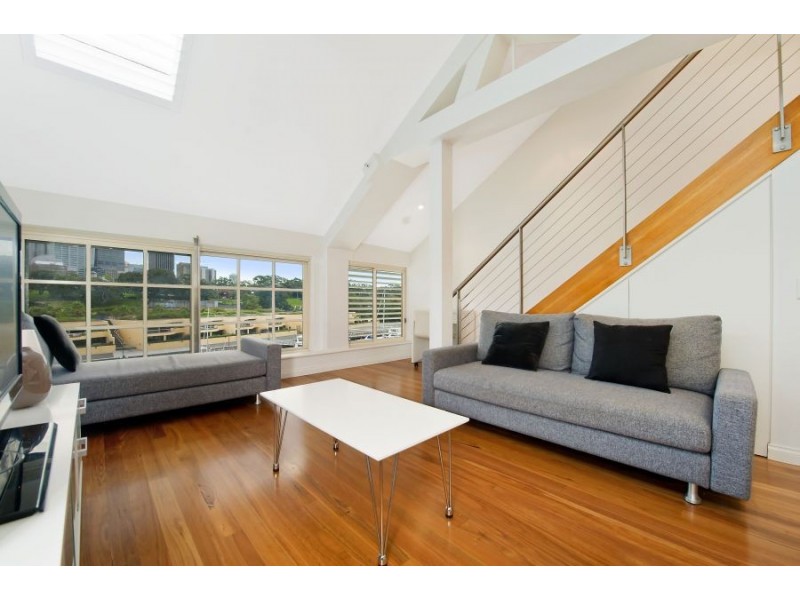 580 Finger Wharf, 6 Cowper Wharf Road, Woolloomooloo NSW 2011