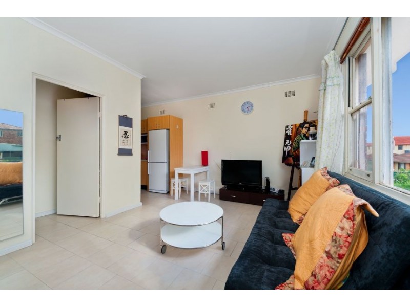 8/22 Unara Street, Campsie NSW 2194