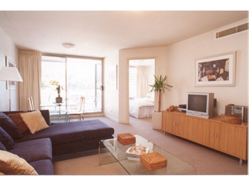 211 Finger Wharf, 6 Cowper Wharf Road, Woolloomooloo NSW 2011