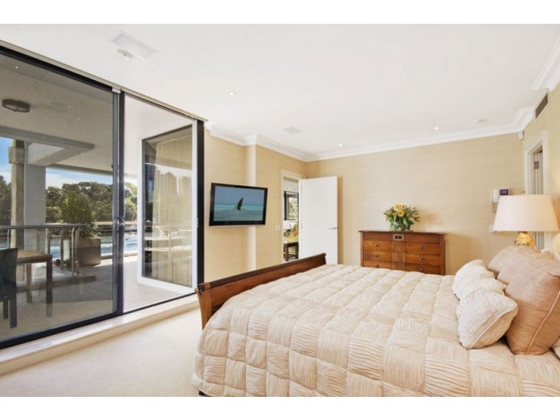 3 Exclusive Finger Wharf Penthouse, 6 Cowper Wharf Road, Woolloomooloo NSW 2011
