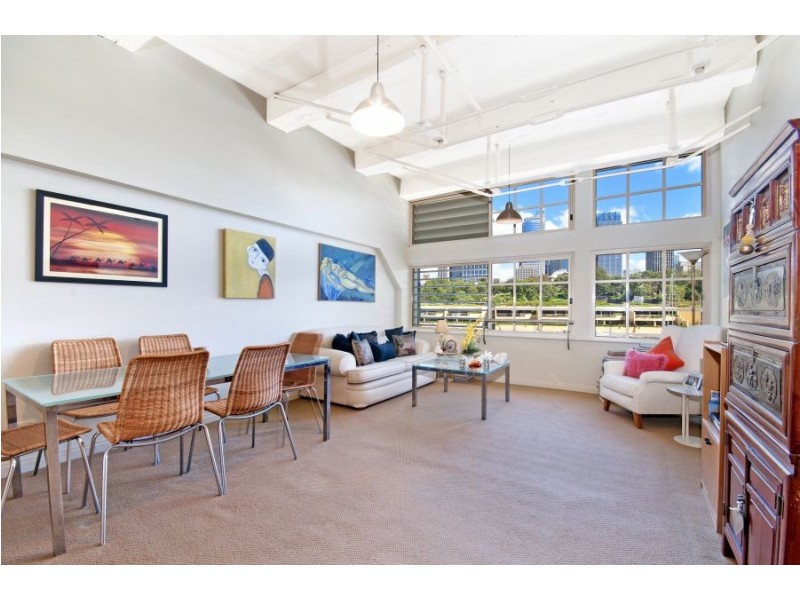 305 Finger Wharf, 6 Cowper Wharf Road, Woolloomooloo NSW 2011