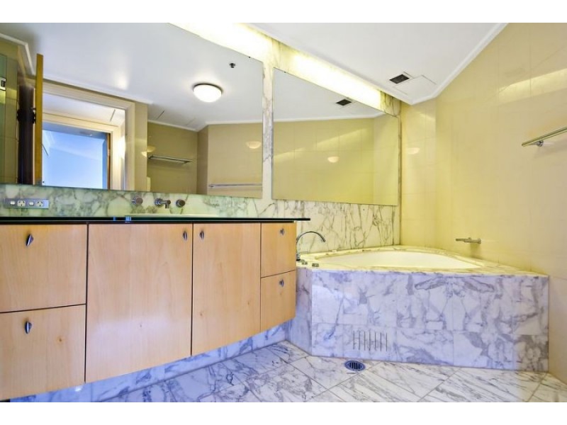 1013/61 Macquarie Street, Sydney NSW 2000