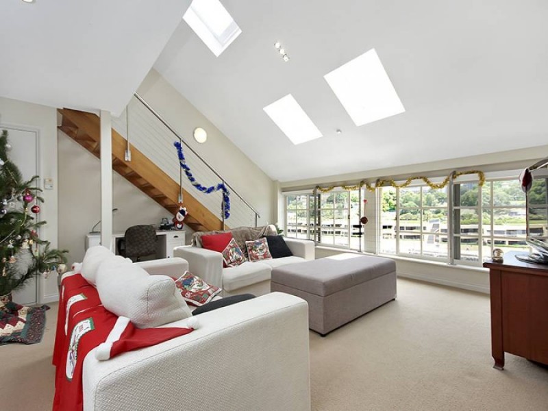 504 Finger Wharf, 6 Cowper Wharf Road, Woolloomooloo NSW 2011