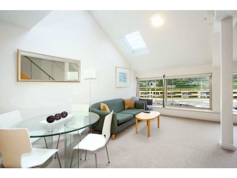 576 Finger Wharf, 6 Cowper Wharf Road, Woolloomooloo NSW 2011