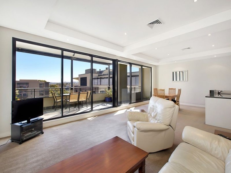 C902/24-26 Point Street, Pyrmont NSW 2009