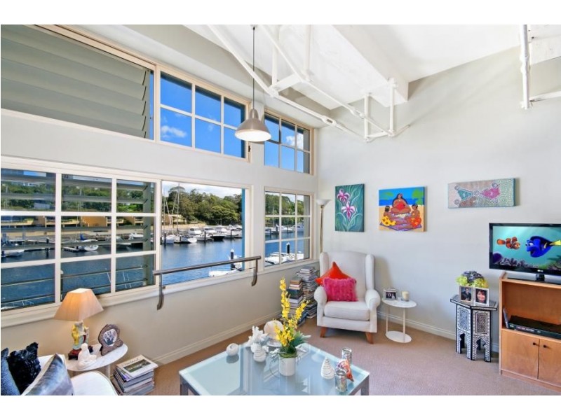 305 Finger Wharf, 6 Cowper Wharf Road, Woolloomooloo NSW 2011