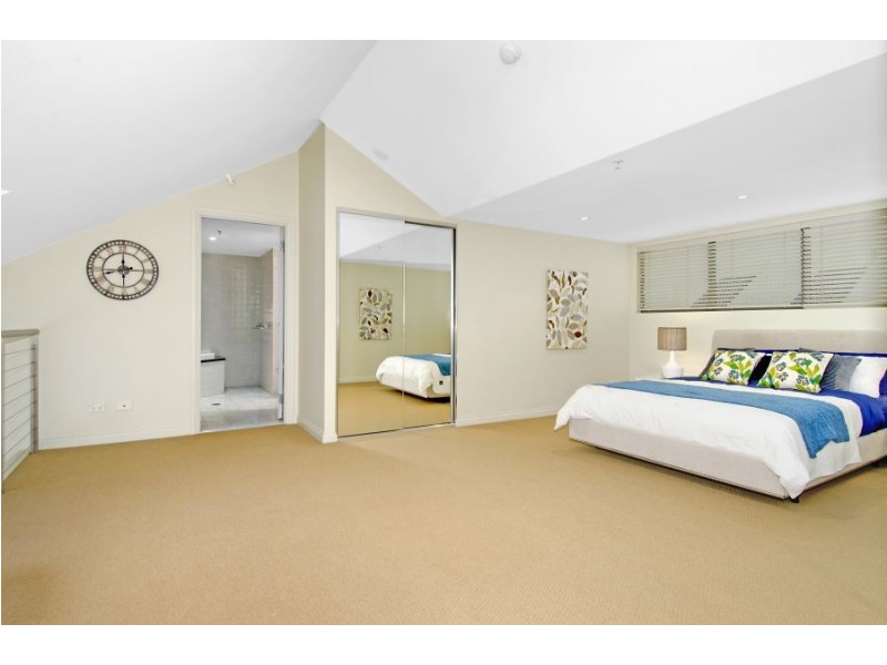 504 Finger Wharf, 6 Cowper Wharf Road, Woolloomooloo NSW 2011