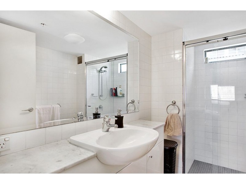 561 Finger Wharf, 6 Cowper Wharf Road, Woolloomooloo NSW 2011