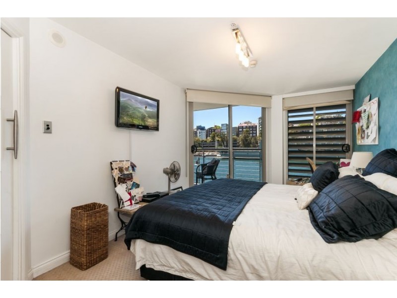 226 Finger Wharf 6 Cowper Wharf Road, Woolloomooloo NSW 2011