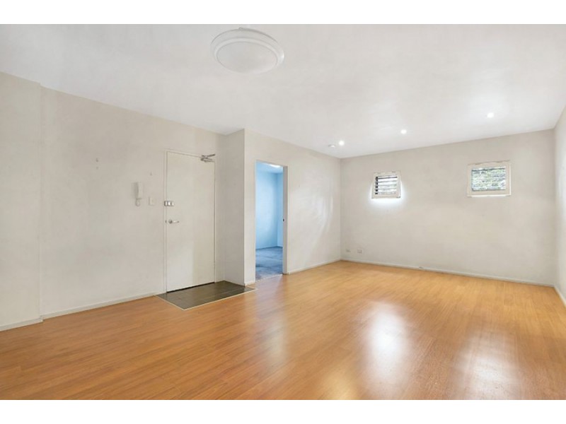 9/128 Cathedral Street, Woolloomooloo NSW 2011