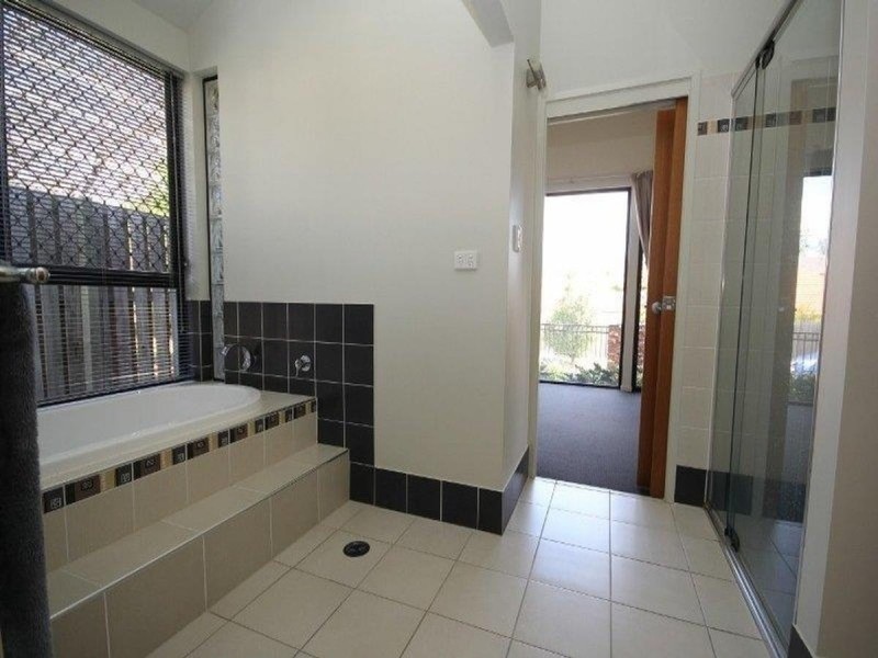 3 Viewpoint Drive, Springfield Lakes QLD 4300