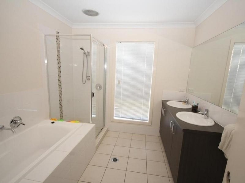 22 Arnaldo Avenue, Augustine Heights QLD 4300