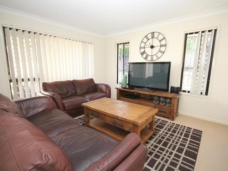 9 Wanderer Crescent, Springfield Lakes QLD 4300