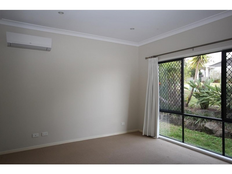 275 Lakeside Avenue, Springfield Lakes QLD 4300