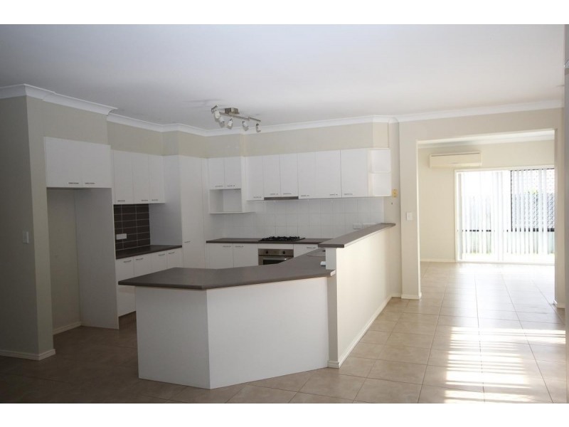 275 Lakeside Avenue, Springfield Lakes QLD 4300