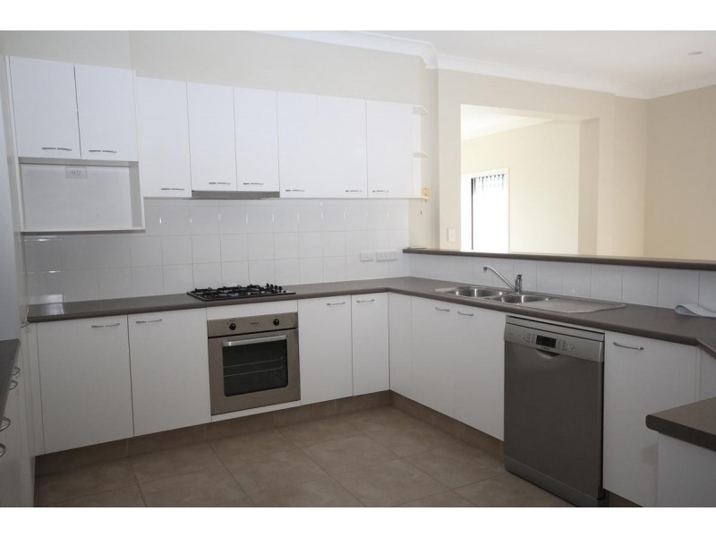 275 Lakeside Avenue, Springfield Lakes QLD 4300