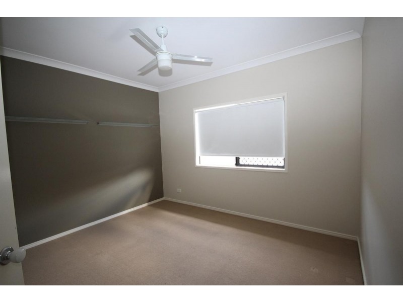 275 Lakeside Avenue, Springfield Lakes QLD 4300