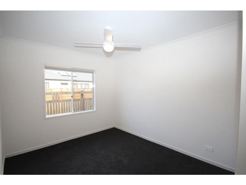 335 Lakeside Avenue, Springfield Lakes QLD 4300