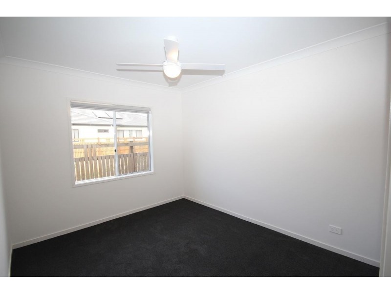 335 Lakeside Avenue, Springfield Lakes QLD 4300