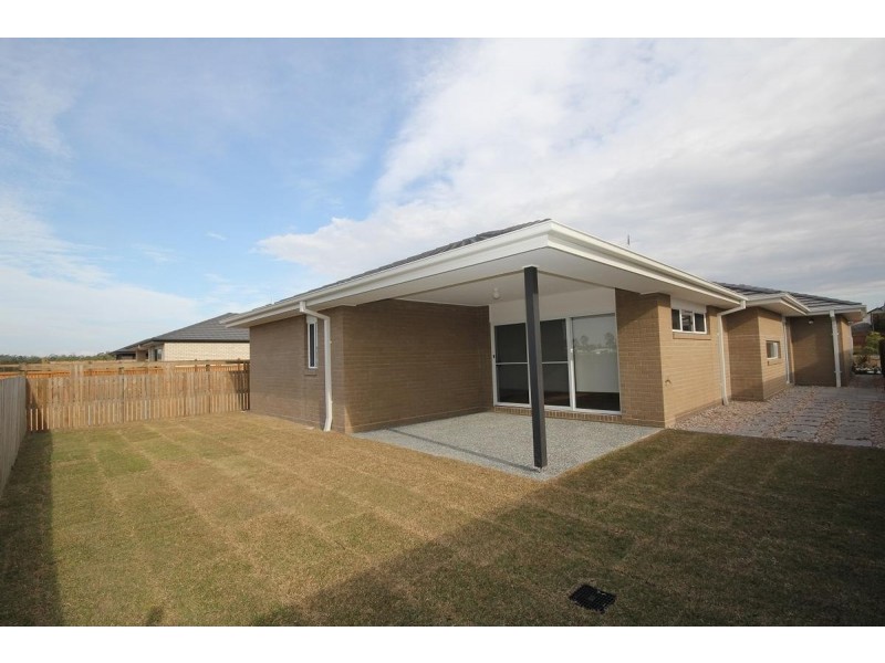 335 Lakeside Avenue, Springfield Lakes QLD 4300