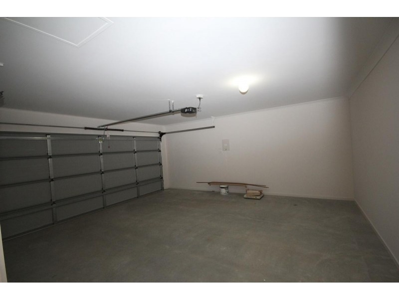 335 Lakeside Avenue, Springfield Lakes QLD 4300