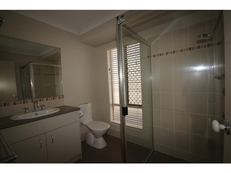 27 Esperance Crescent, Springfield Lakes QLD 4300