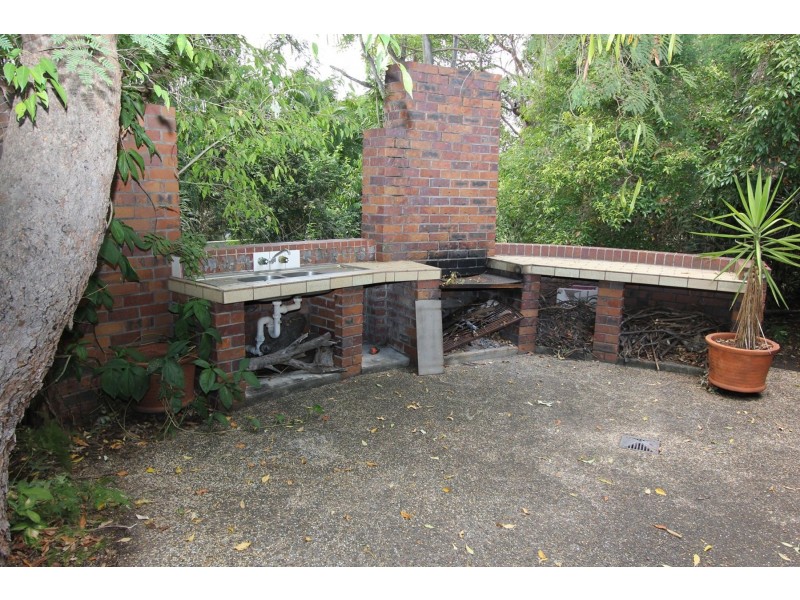 218 Englefield Road, Oxley QLD 4075