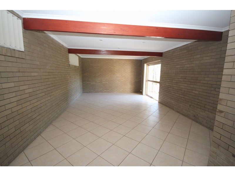 257 Old Logan Road, Camira QLD 4300