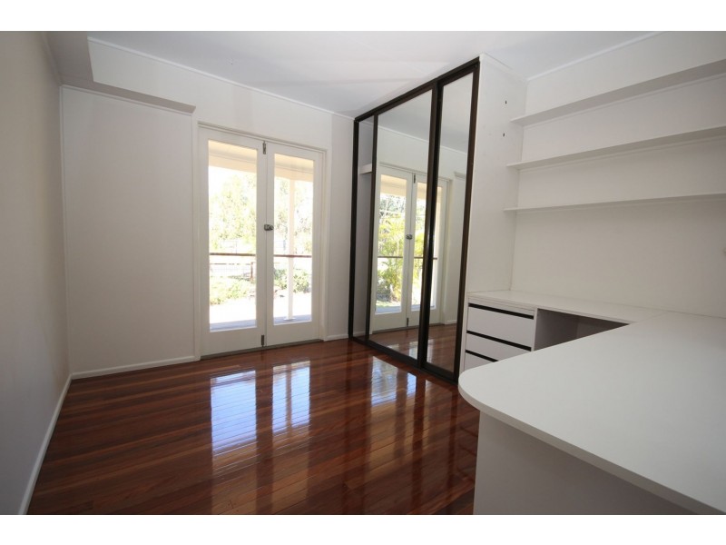 257 Old Logan Road, Camira QLD 4300