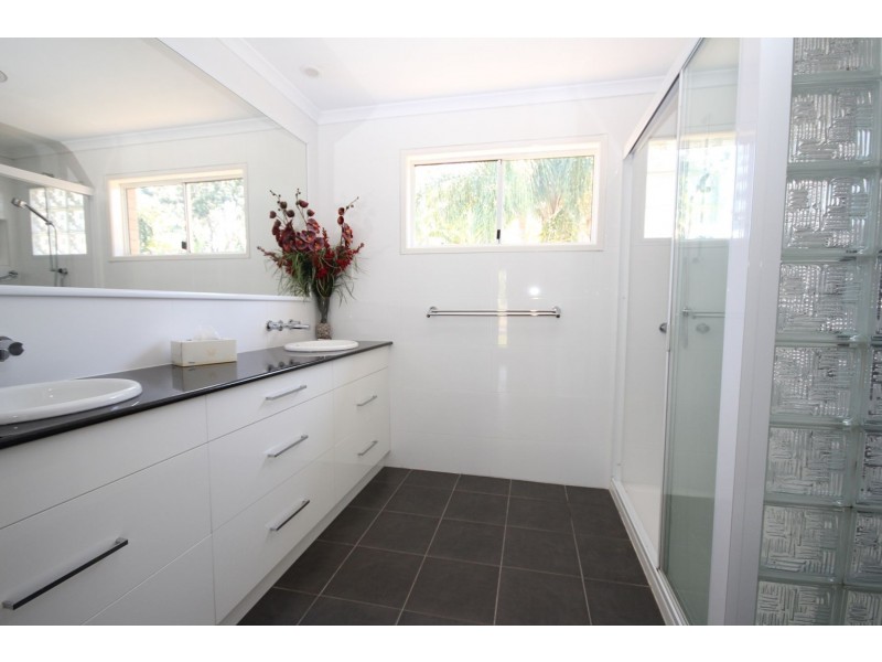 257 Old Logan Road, Camira QLD 4300