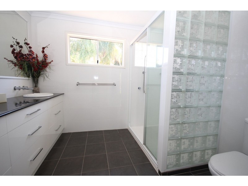 257 Old Logan Road, Camira QLD 4300