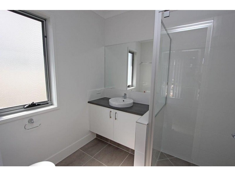 16 Woodgate Street, Oxley QLD 4075