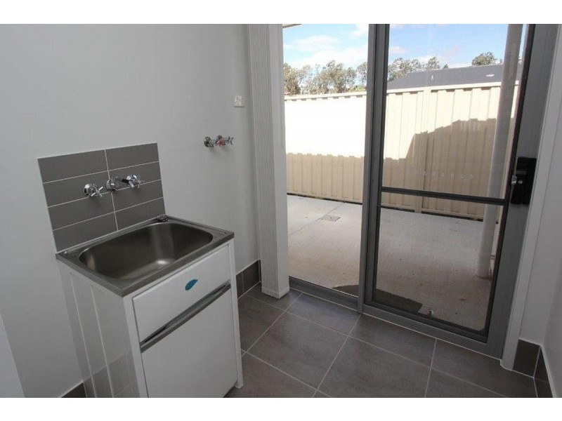 16 Woodgate Street, Oxley QLD 4075