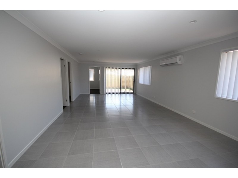 34 Norfolk Street, Springfield Lakes QLD 4300