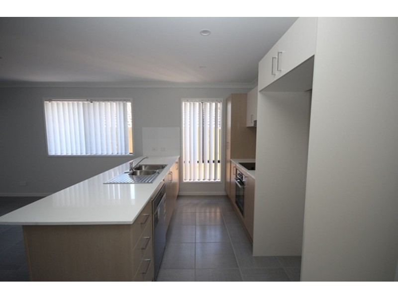 34 Norfolk Street, Springfield Lakes QLD 4300