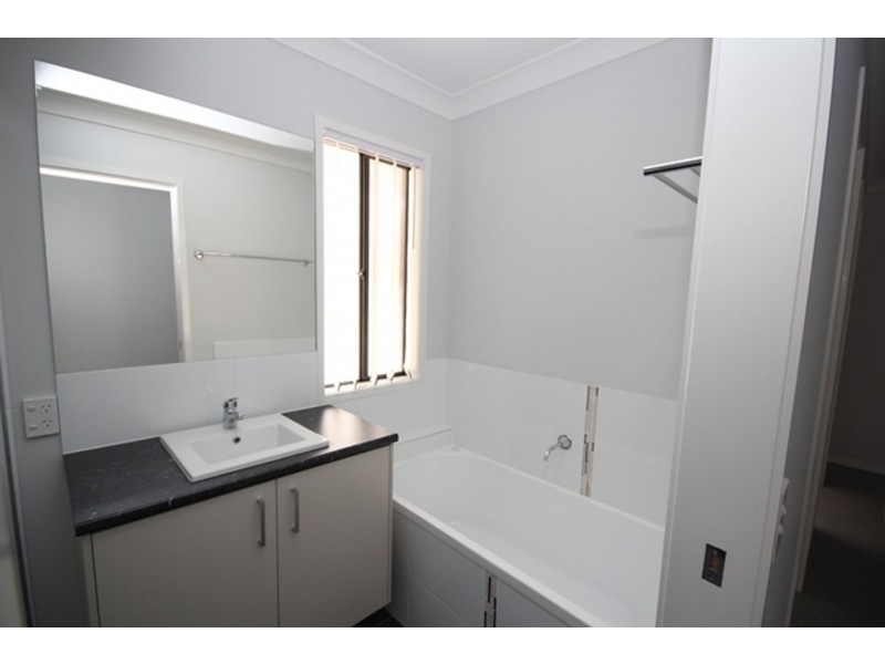 34 Norfolk Street, Springfield Lakes QLD 4300