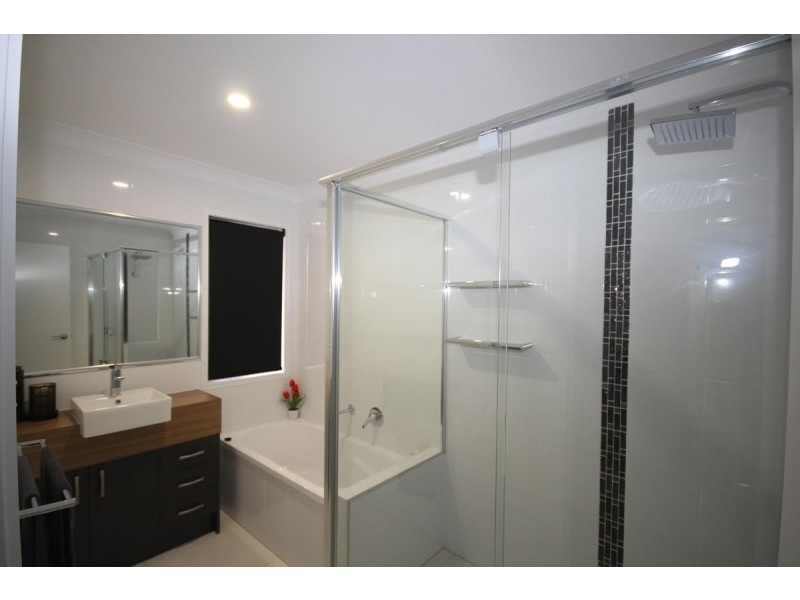 28 Abbot Circuit, Bellbird Park QLD 4300