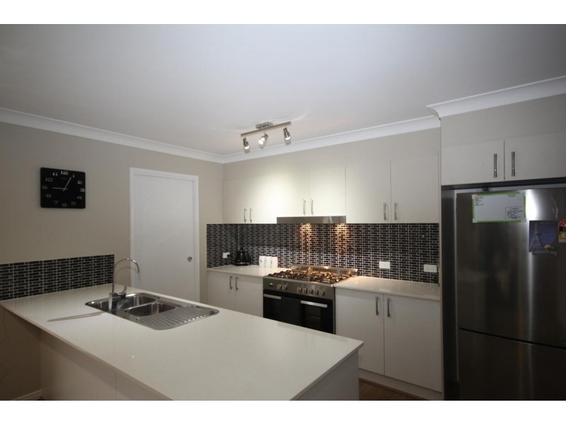 28 Abbot Circuit, Bellbird Park QLD 4300