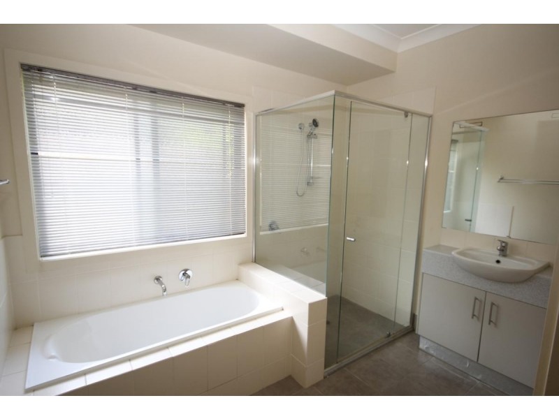 3 Wattletree Court, Brookwater QLD 4300